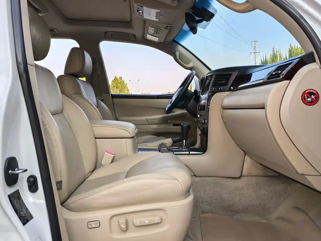 Lexus LX — миниатюра 10