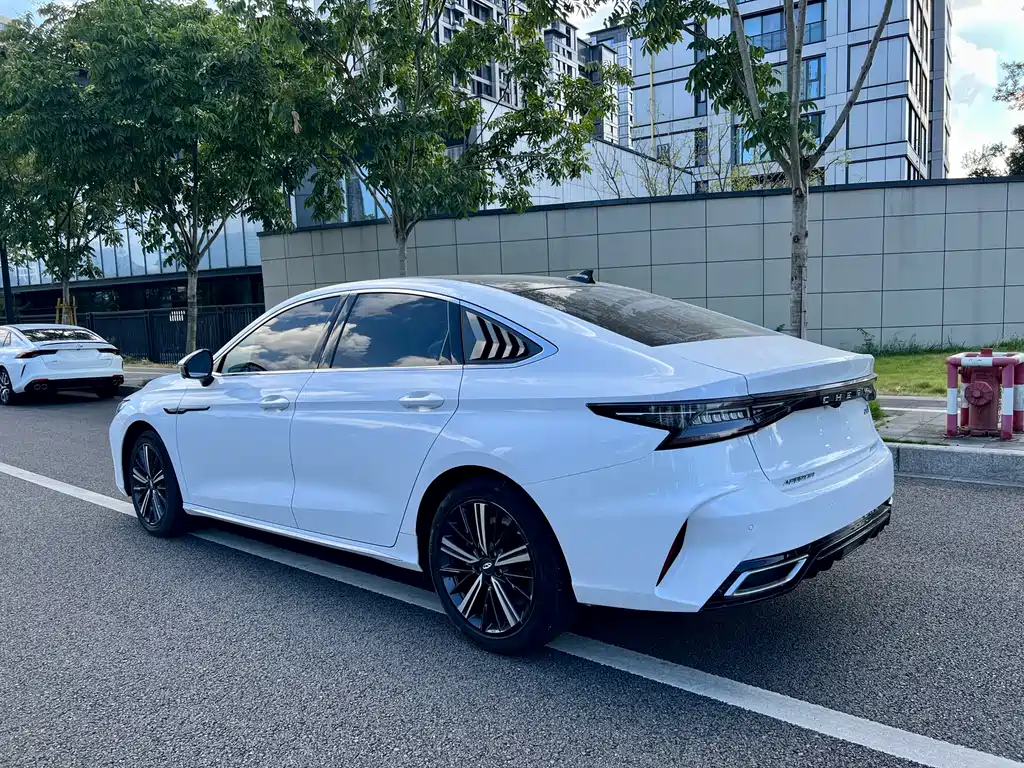 CHERY ARRIZO 8
