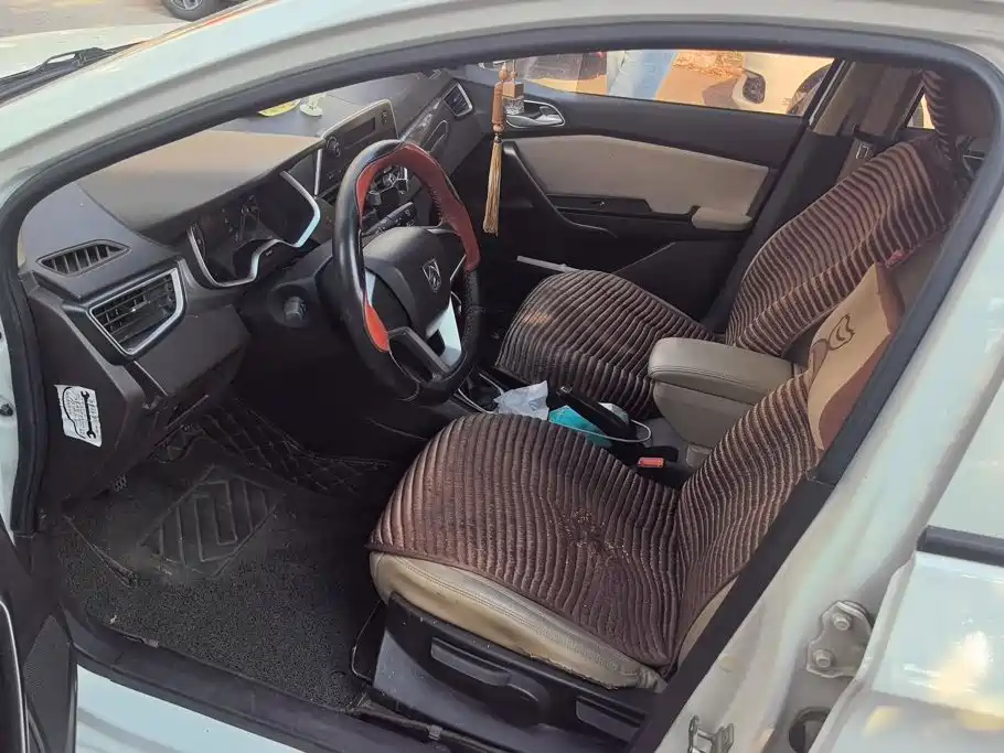 Baojun 310W — миниатюра 9