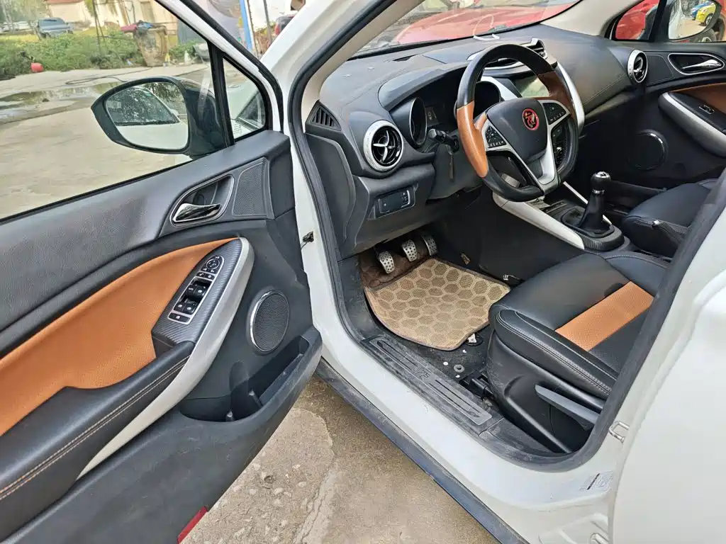 BYD Yuan — миниатюра 16
