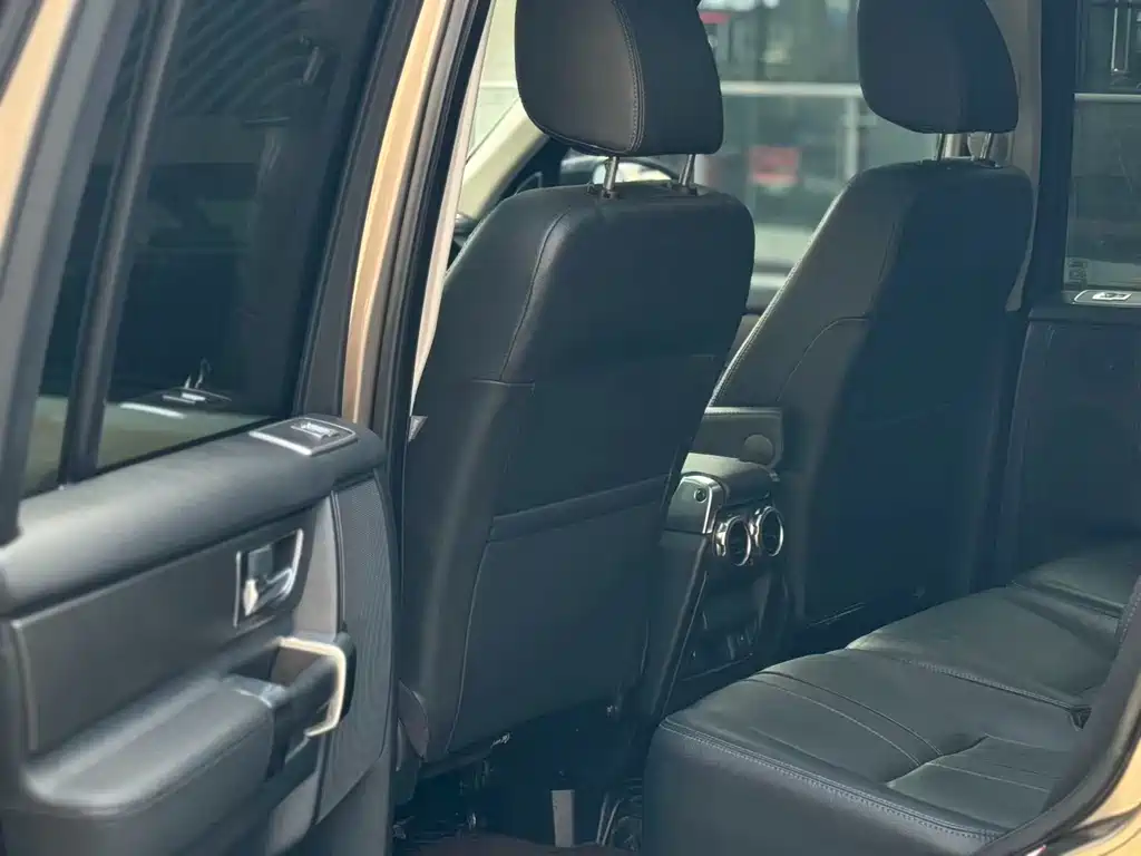 Land Rover Discovery — миниатюра 5