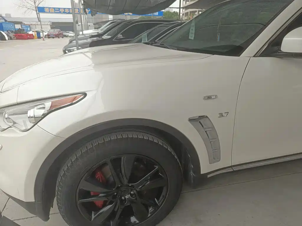 Infiniti QX70 — миниатюра 3