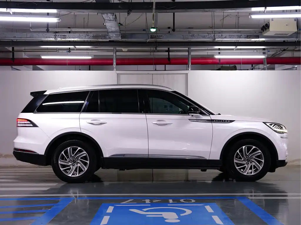 Lincoln Aviator — миниатюра 5