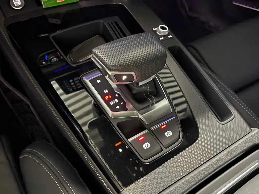 Audi Q5L — миниатюра 13