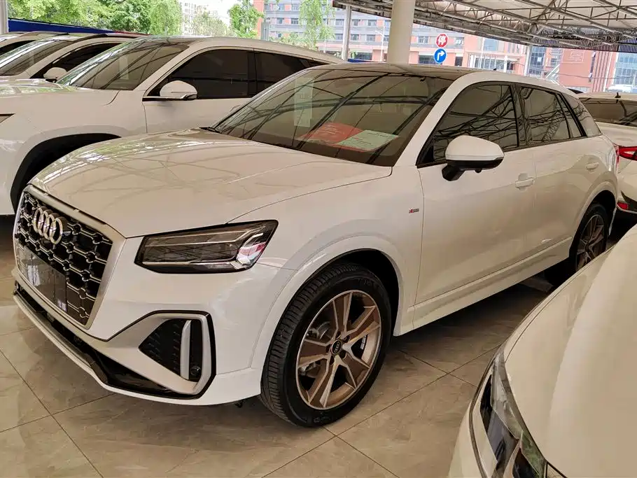 Audi Q2L 2024