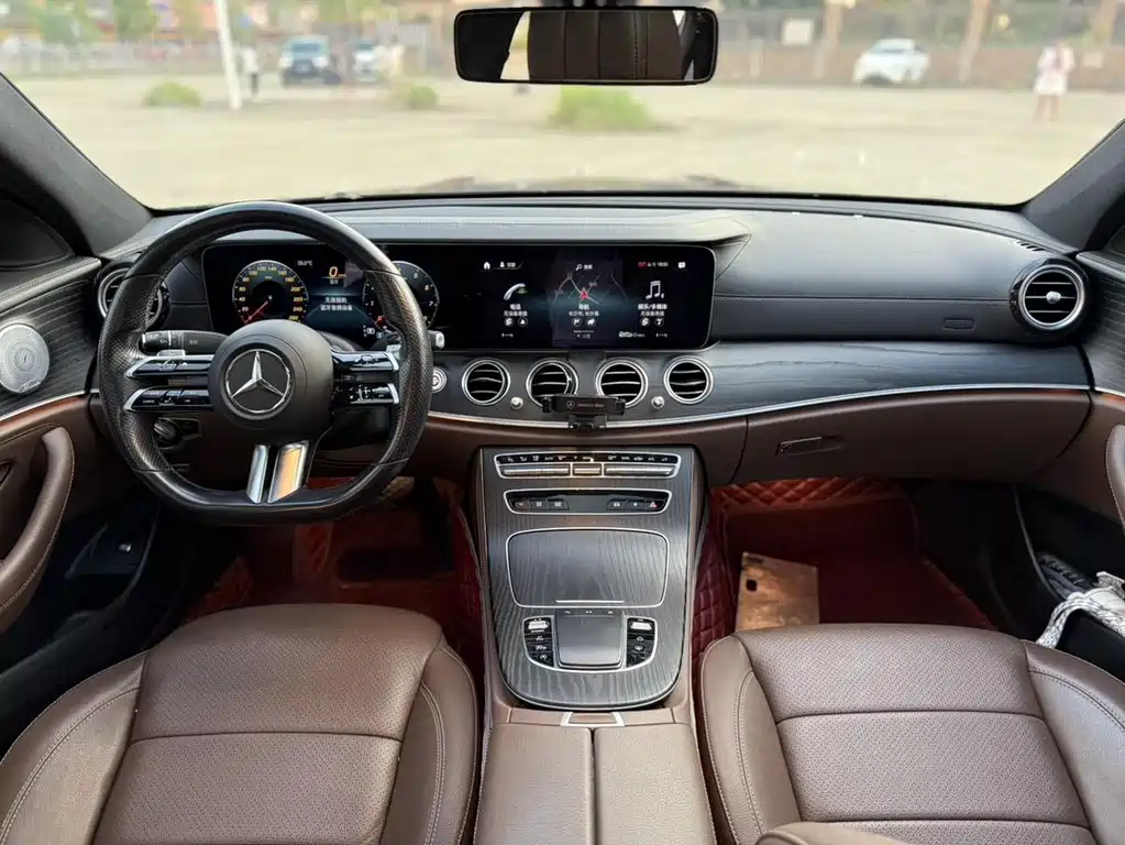 Mercedes-Benz E-Class — миниатюра 12