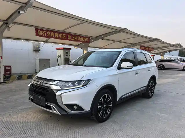 mitsubishi outlander