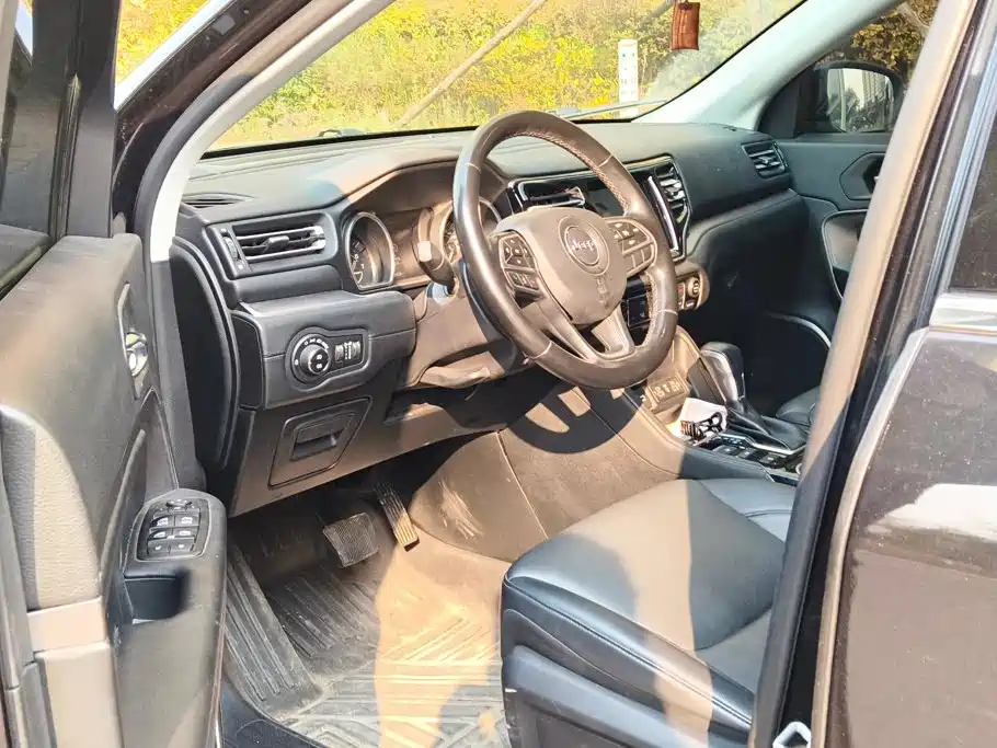 Jeep Grand Commander — миниатюра 9