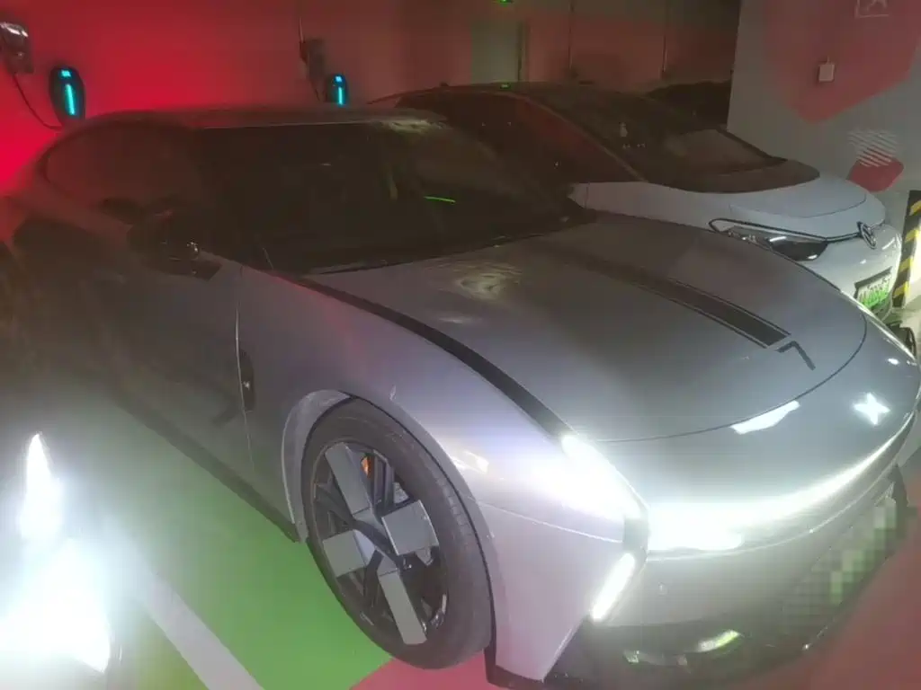 XPeng P7 — миниатюра 4