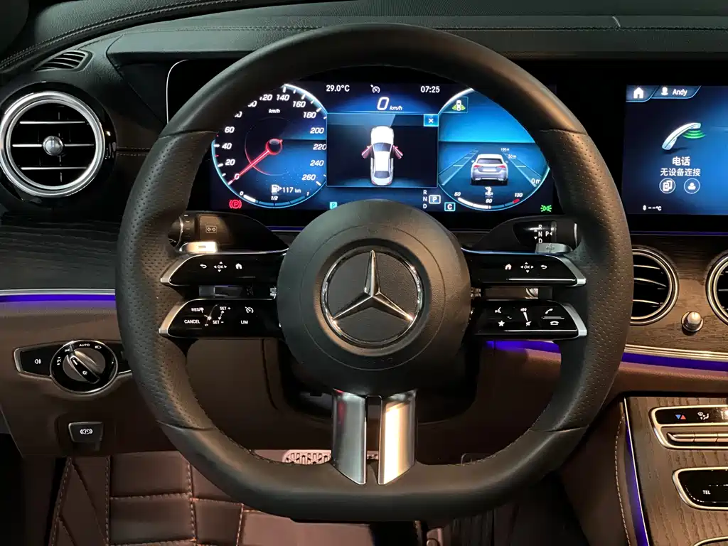 Mercedes-Benz E-Class — миниатюра 14