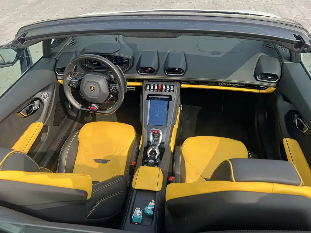 LAMBORGHINI HURACÁN