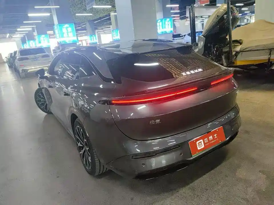 Zeekr 007GT — миниатюра 6