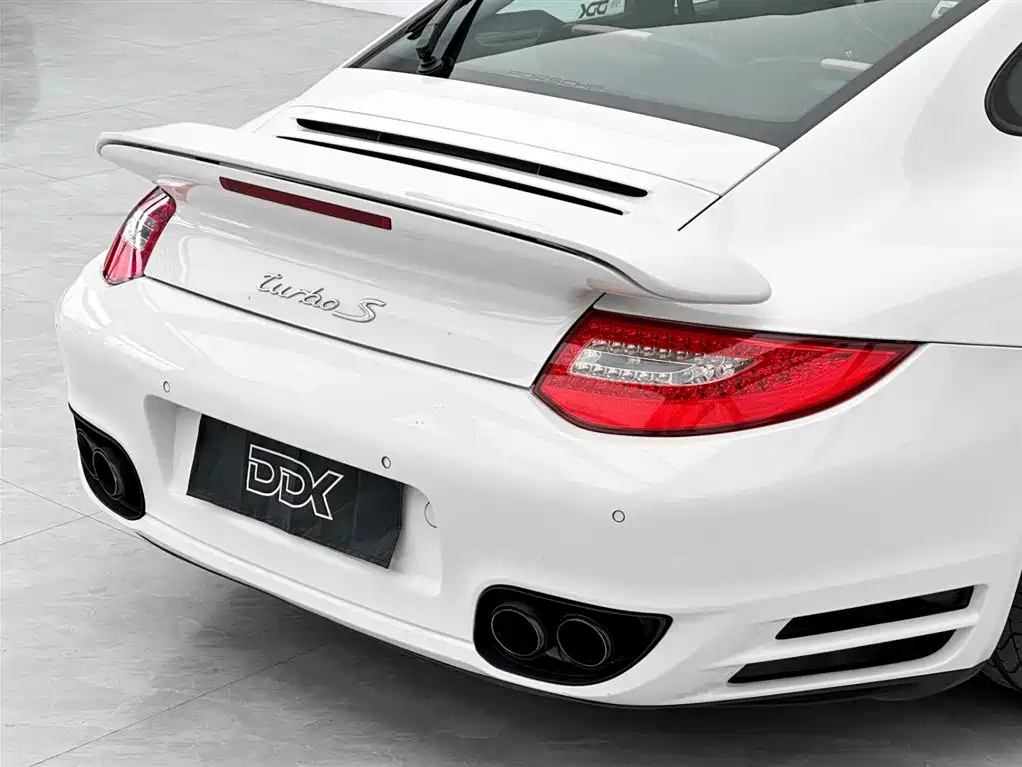 Porsche 911 2010 Turbo S 3.8T