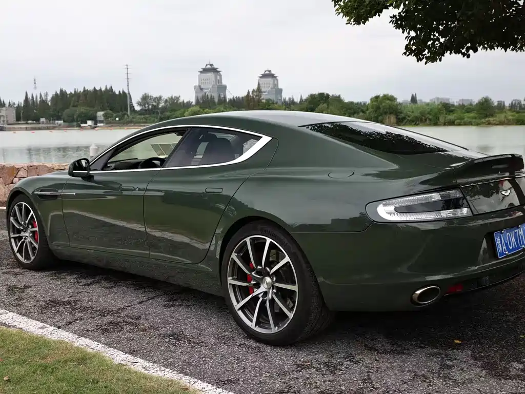 Aston Martin Rapide — миниатюра 5
