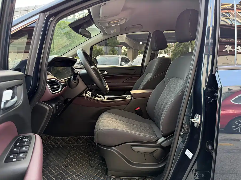 GAC Motor Trumpchi M6 — миниатюра 4