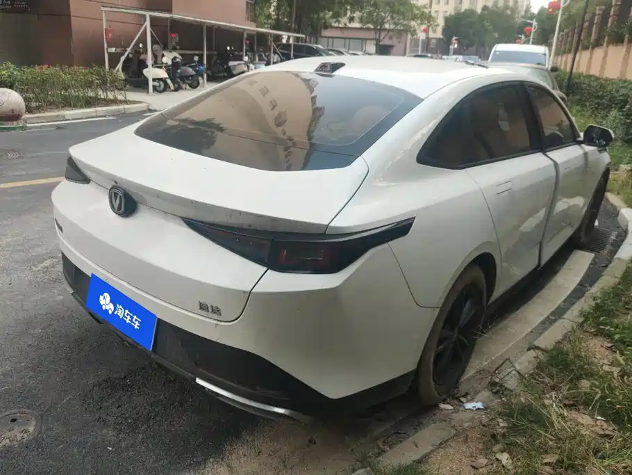 Changan Yida — миниатюра 3