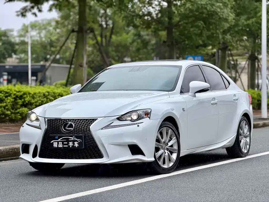 Lexus IS 2016