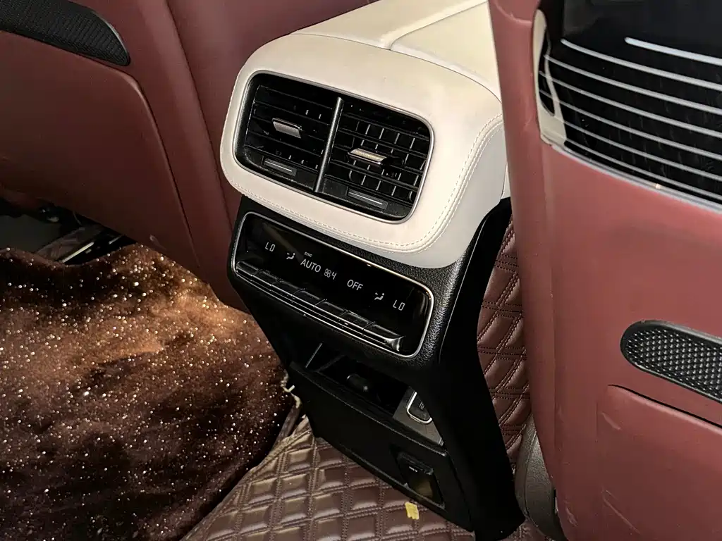 Mercedes-Benz GLS — миниатюра 12
