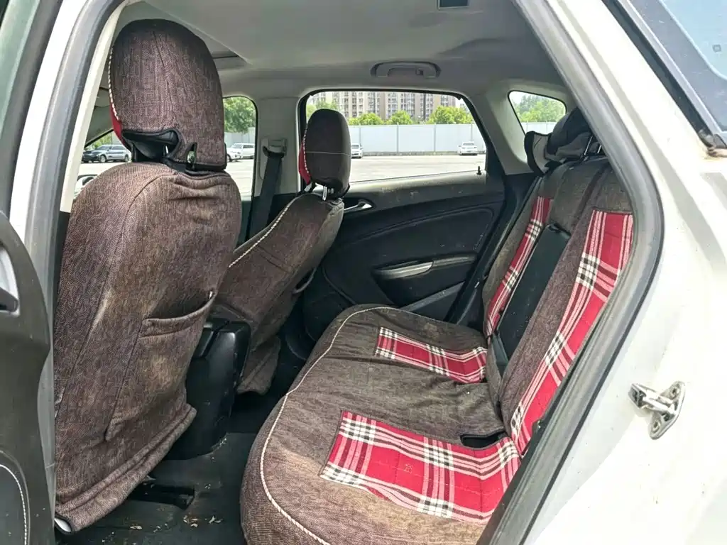 Buick Excelle — миниатюра 9