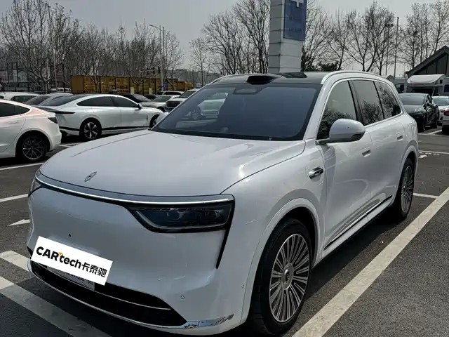 AITO ASK THE WORLD M8 2025