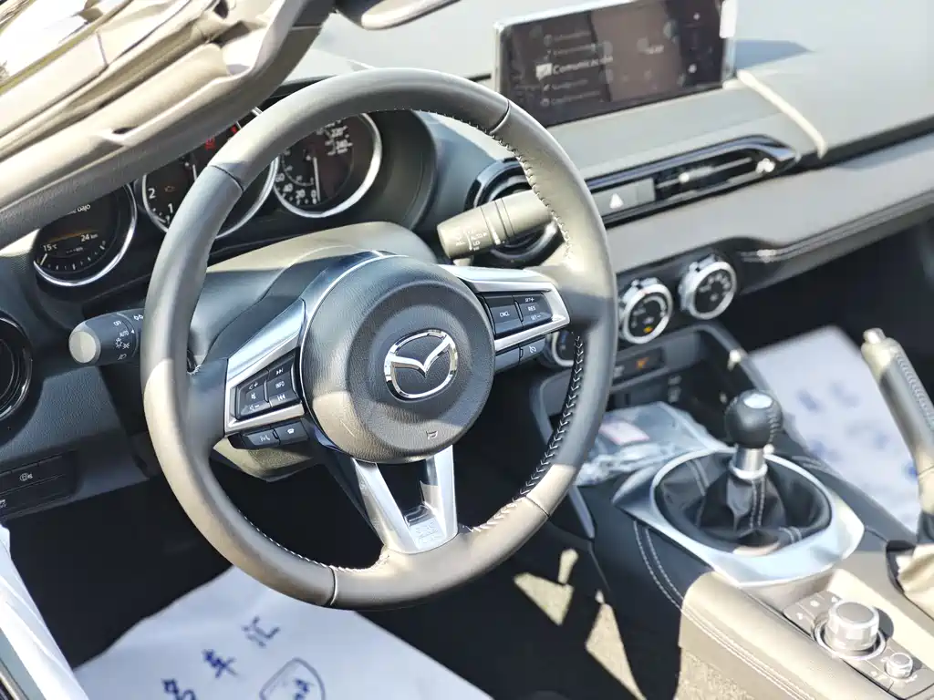 Mazda MX-5 2025 2.0L MT