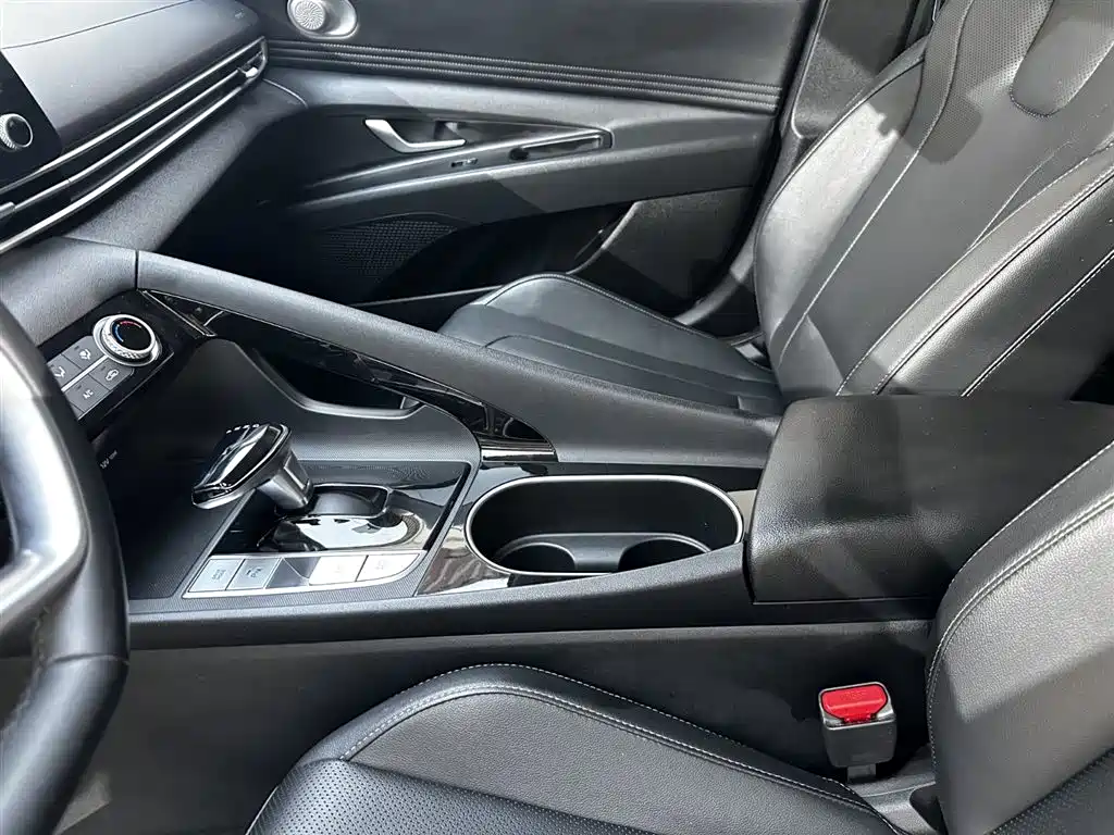 Hyundai Elantra 2022 1.5L CVT GLX Elite