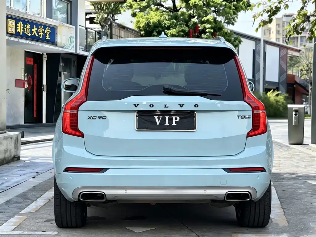Volvo XC90 2018 T6 7 мест