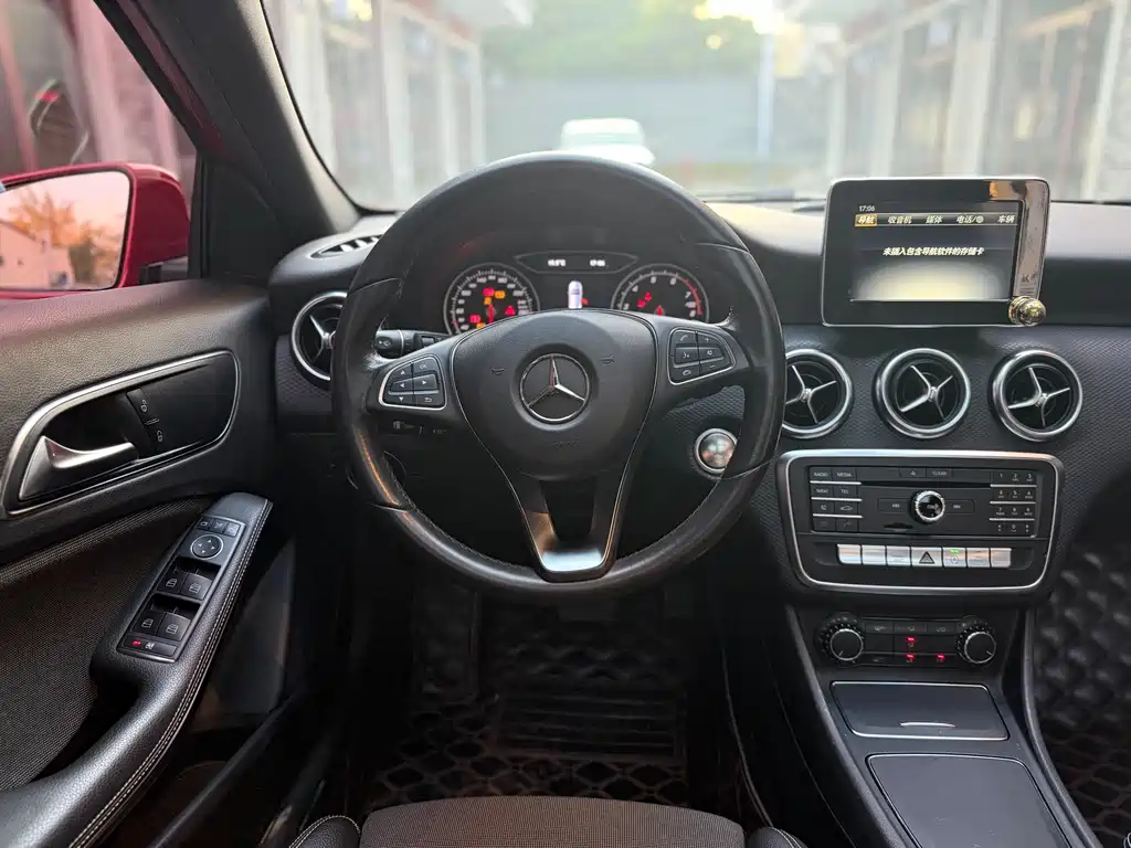 MERCEDES-BENZ A CLASS