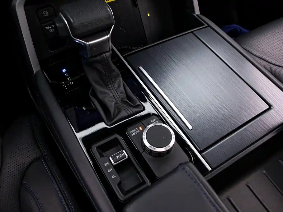Toyota Sequoia — миниатюра 10