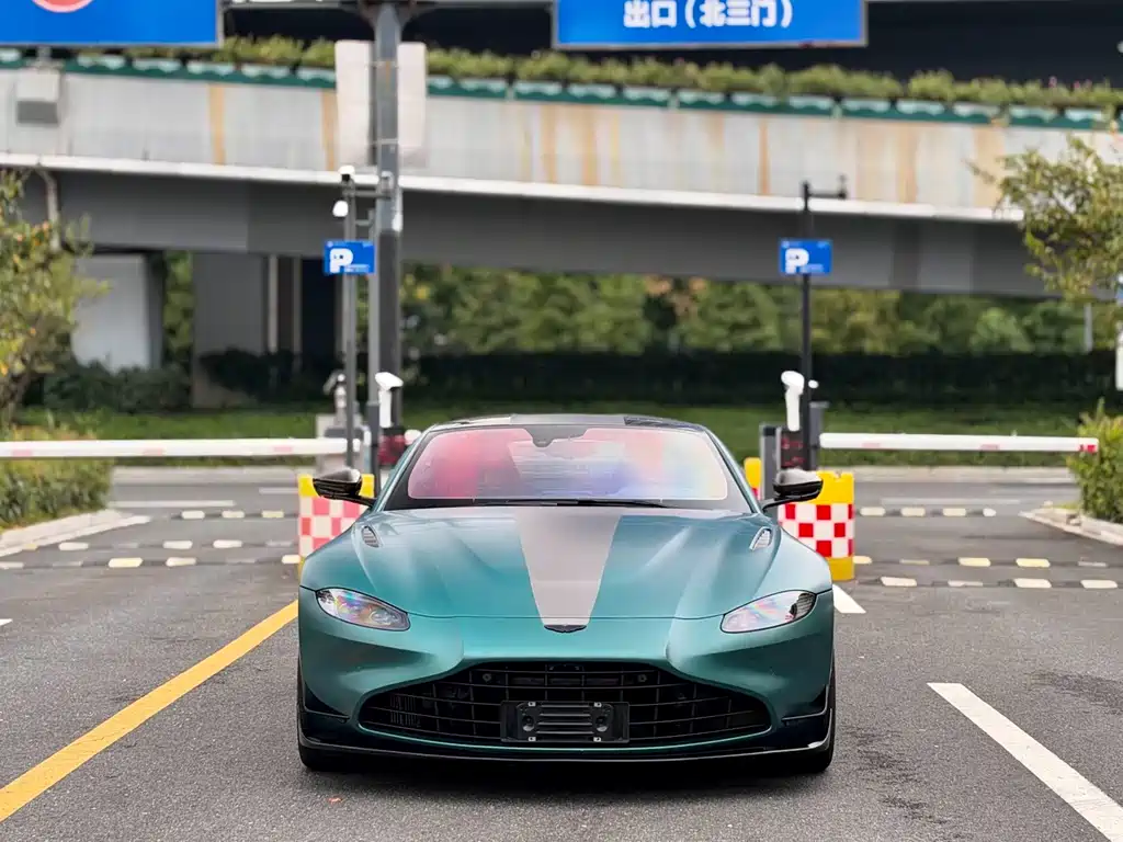 Aston Martin V8 Vantage