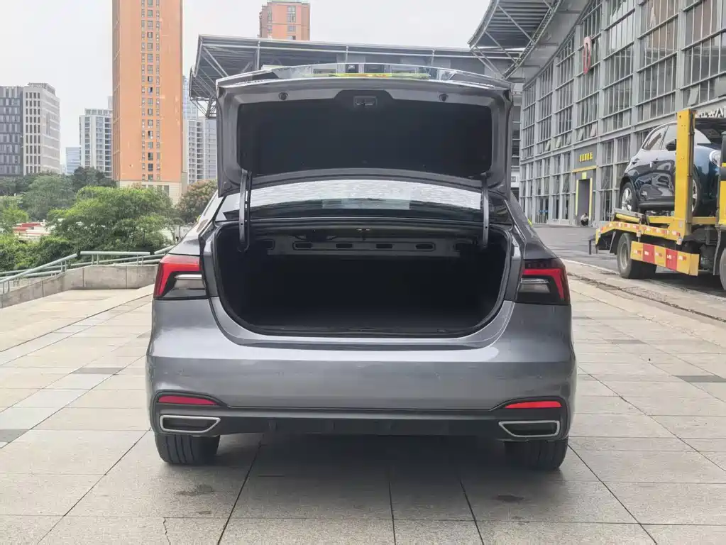 Roewe i6 MAX New Energy — миниатюра 10
