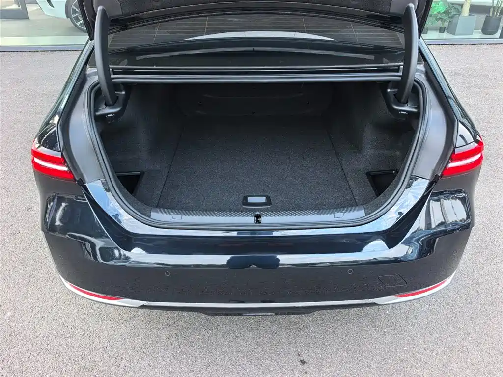 BMW i5 — миниатюра 22