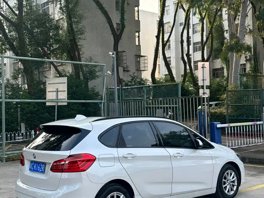 BMW 2 Series Active Tourer — миниатюра 7