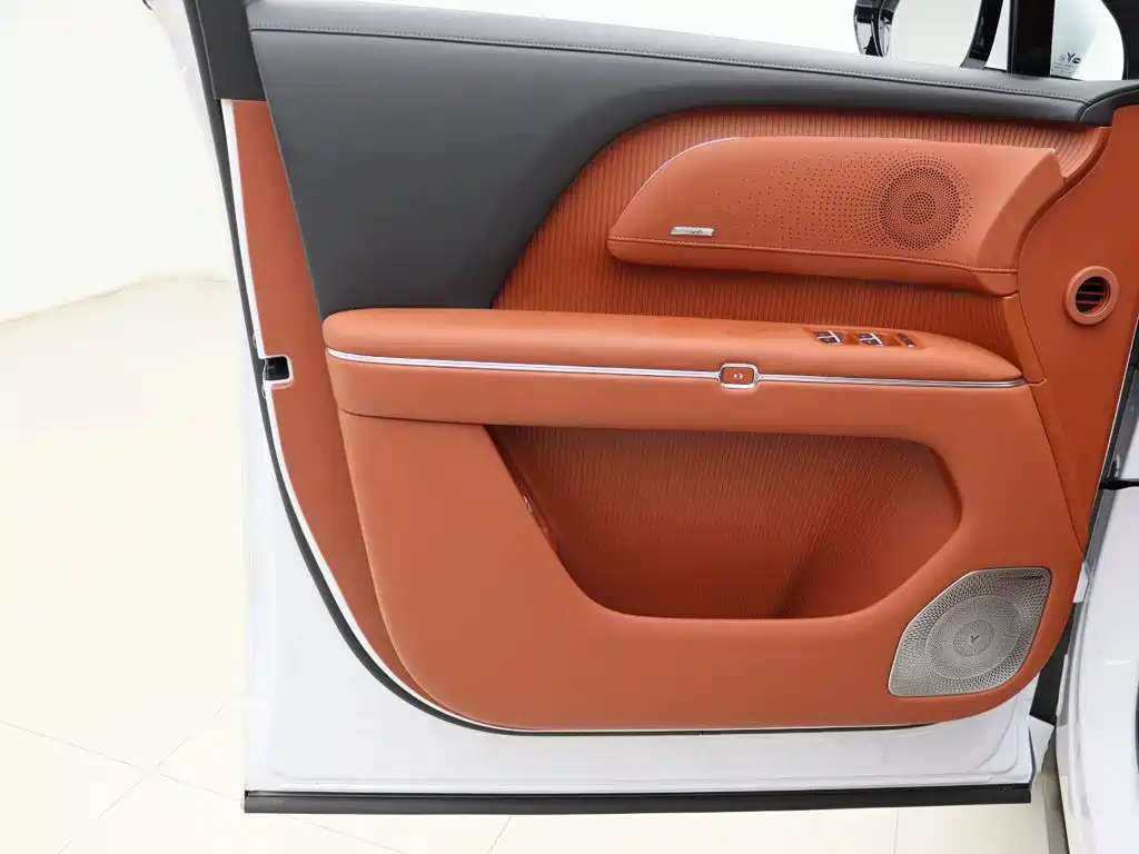 VOYAH Taishan X8 — миниатюра 6