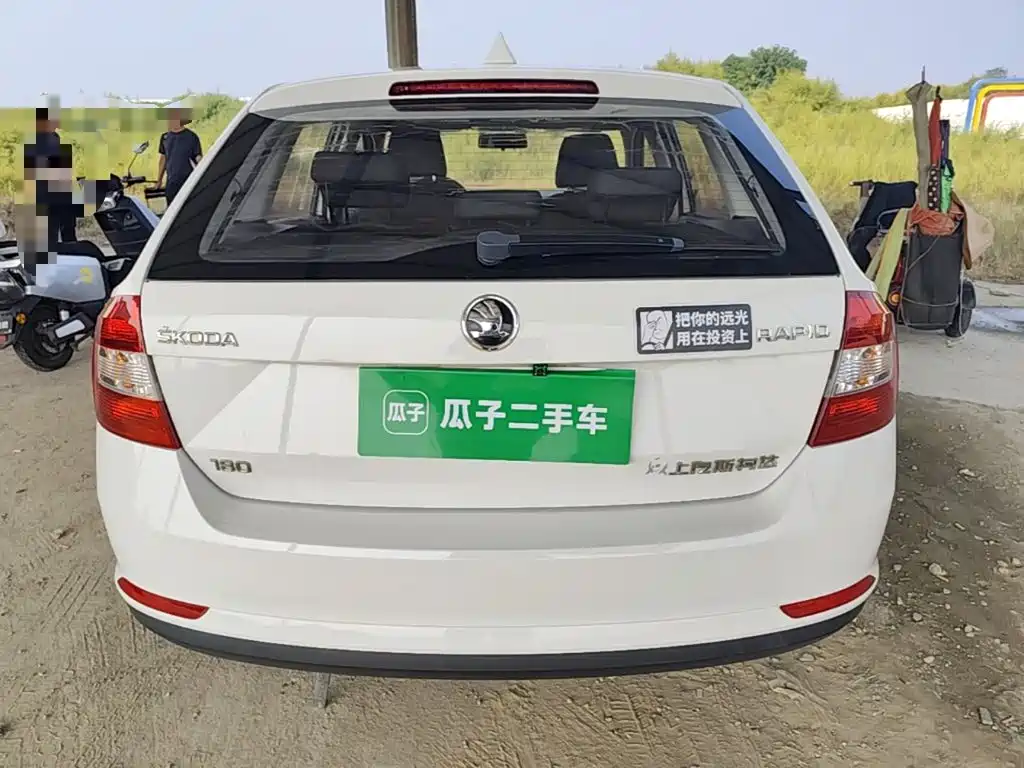 Skoda Rapid Spaceback — миниатюра 6