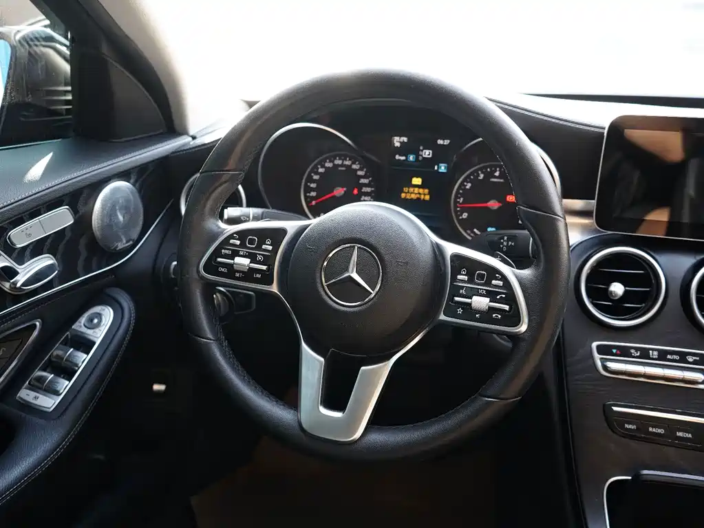 Mercedes-Benz C-Class — миниатюра 12