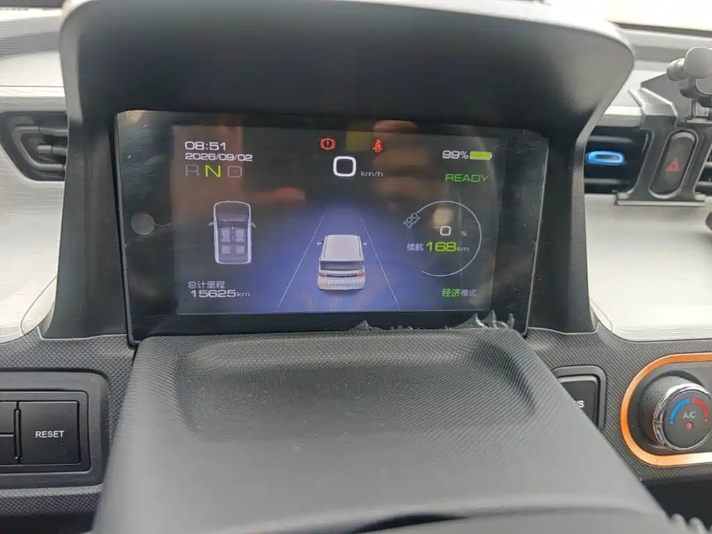 Wuling MINIEV — миниатюра 13
