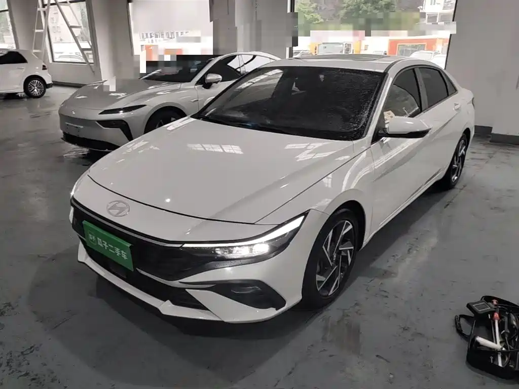 Hyundai Elantra 2023