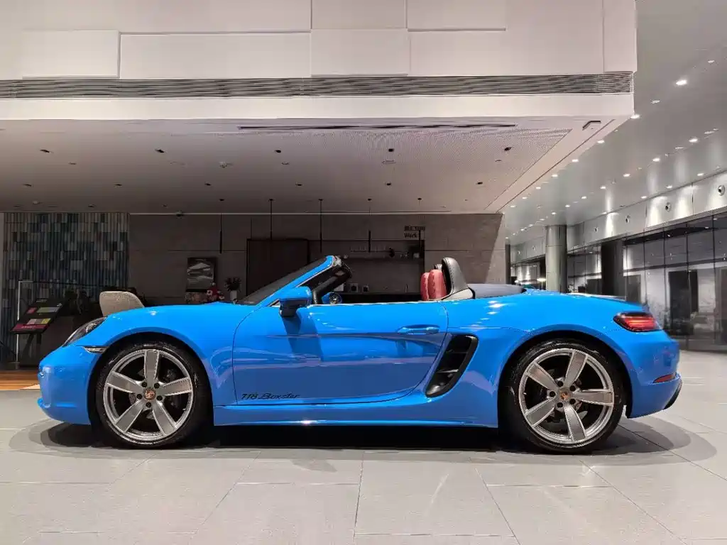 PORSCHE 718