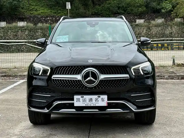 Mercedes-Benz GLE — фото 1