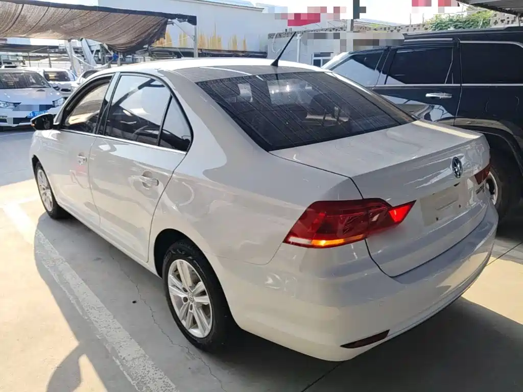 Volkswagen Santana — миниатюра 5