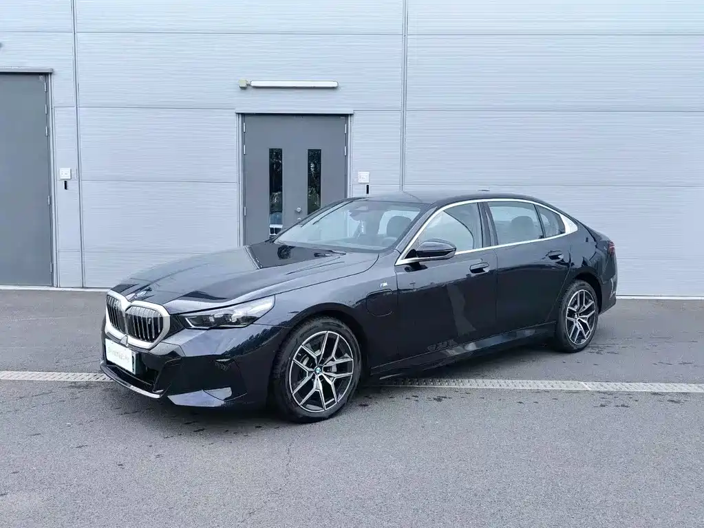 BMW i5
