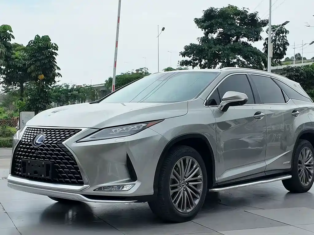 Lexus RX 2021