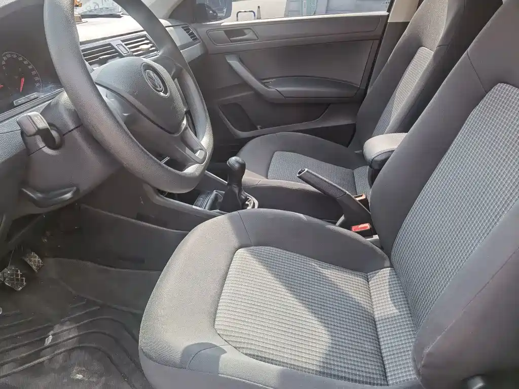 Volkswagen Santana — миниатюра 11
