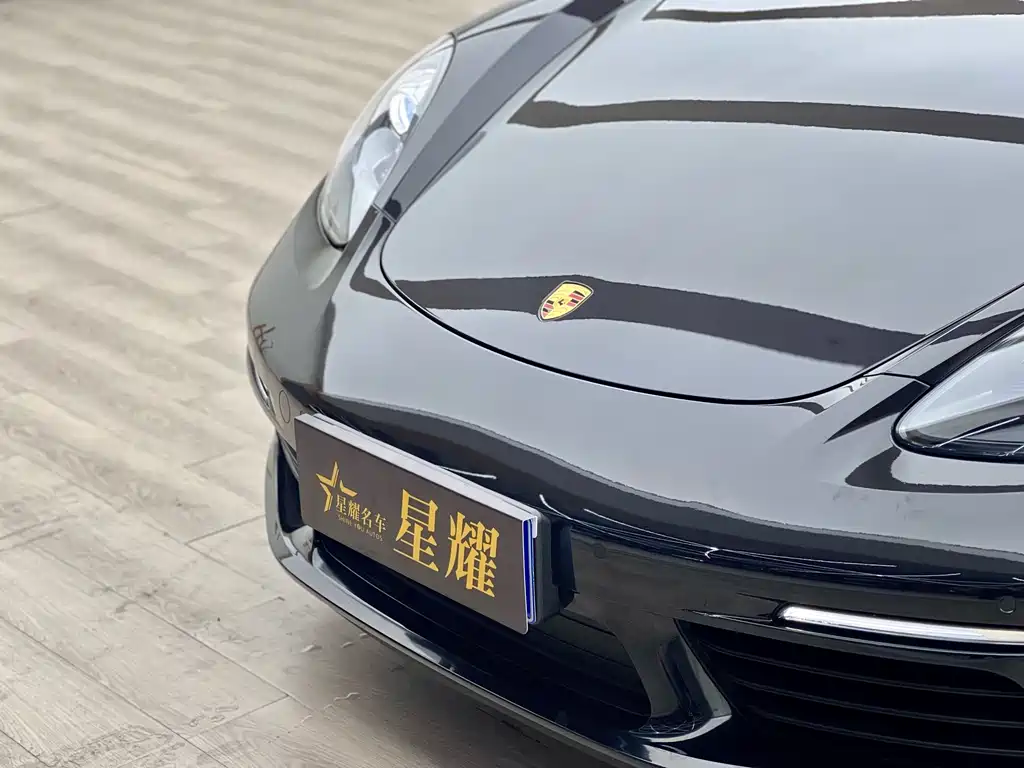 Porsche 718 2018 Cayman 2.0T