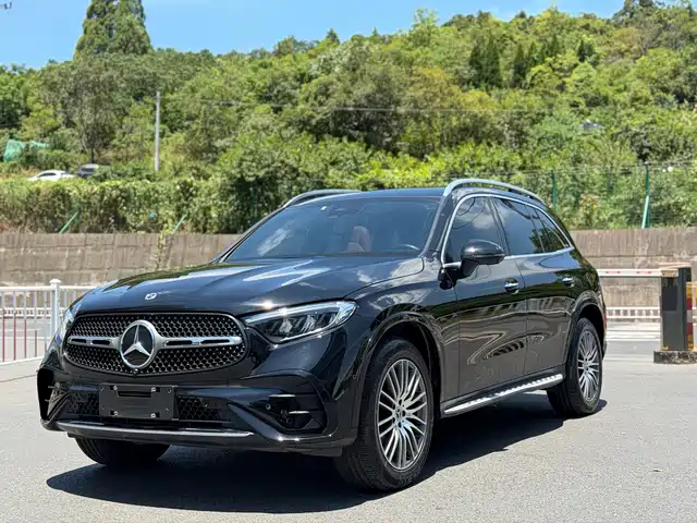 2023 Mercedes-Benz GLC