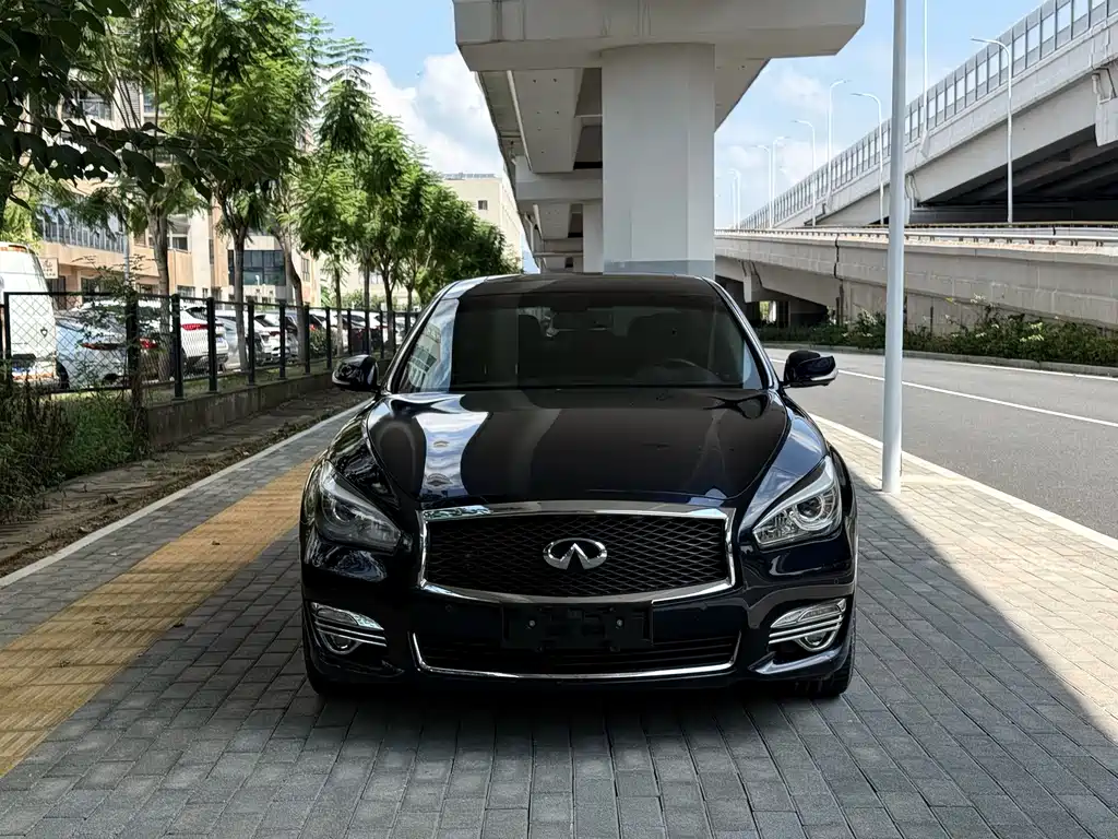 Infiniti Q70 — миниатюра 3