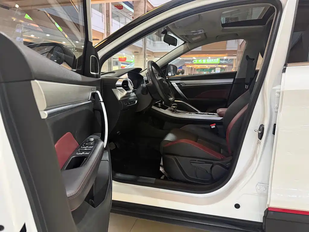Geely Binyue — миниатюра 11