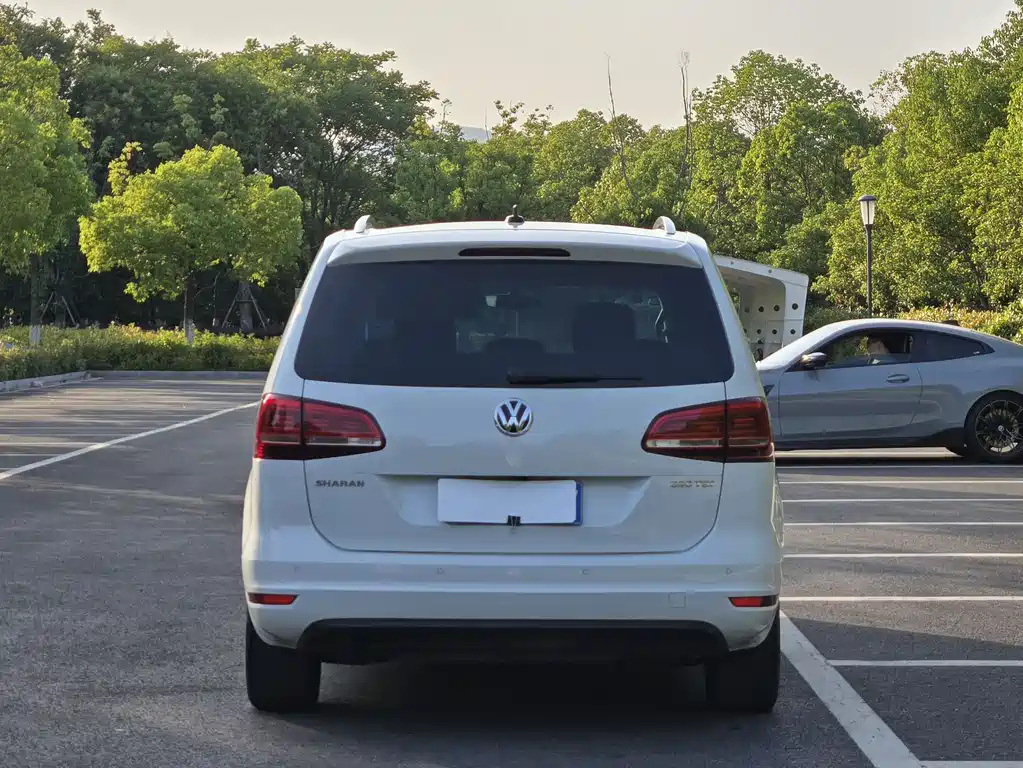 Volkswagen Xia 2016 380TSI 7 мест