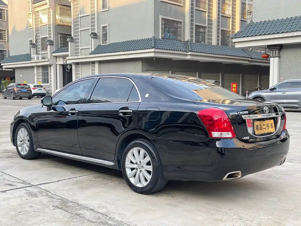 Toyota Crown 2010 2.5L Royal